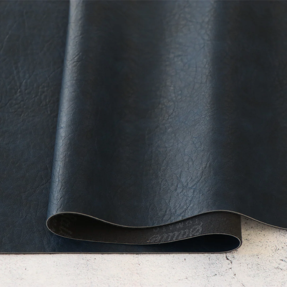 Sallie Tomato - High Quality Faux leather - Legacy